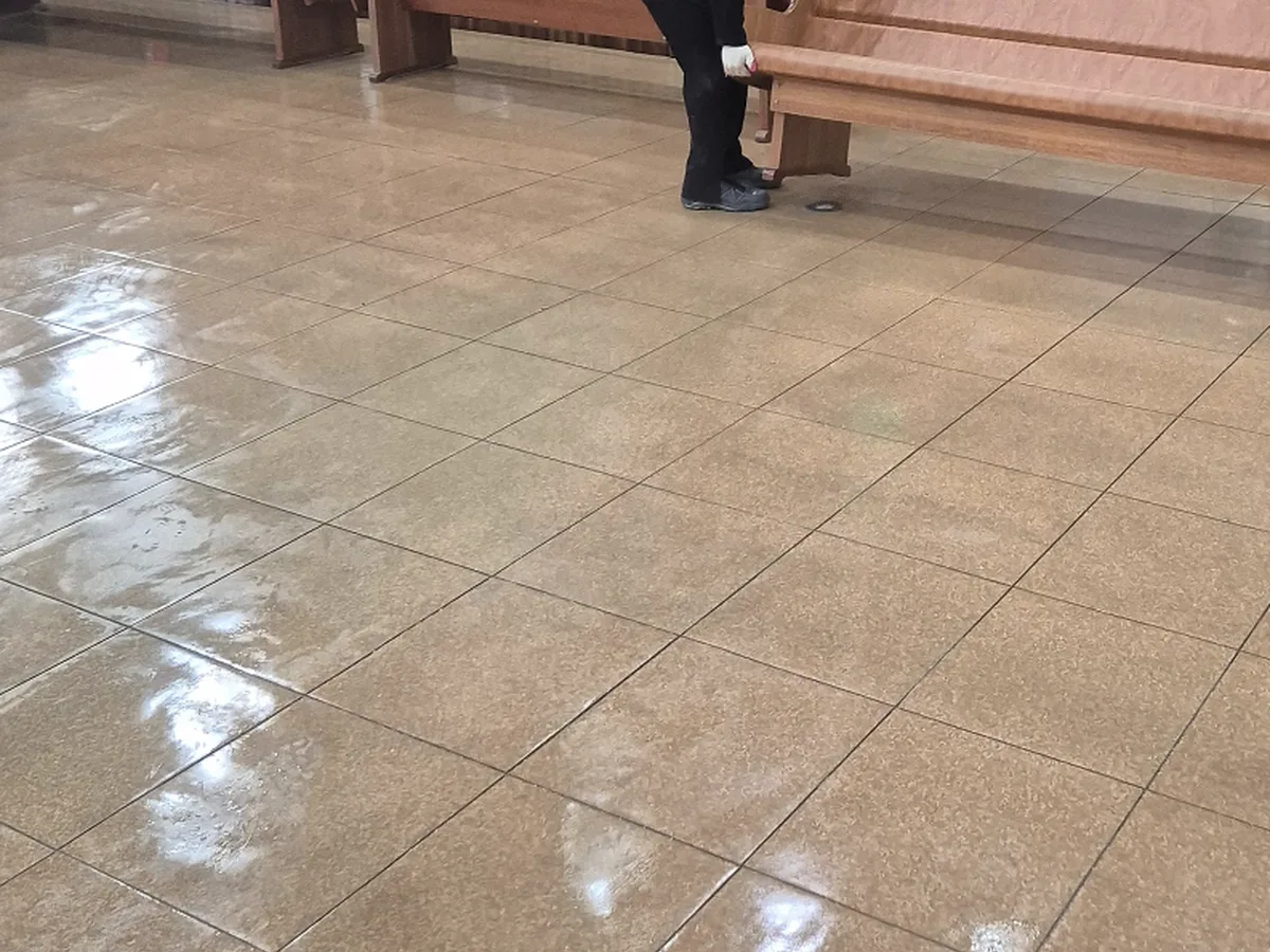 파주시 동패동 예배당 방송실 장비 주변 정밀 위생청소 사례 - 행진크린