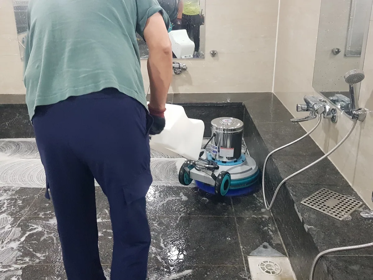 동두천시 상봉암동 찜질방 수전·샤워기 건식 사우나 위생청소 사례 - 행진크린